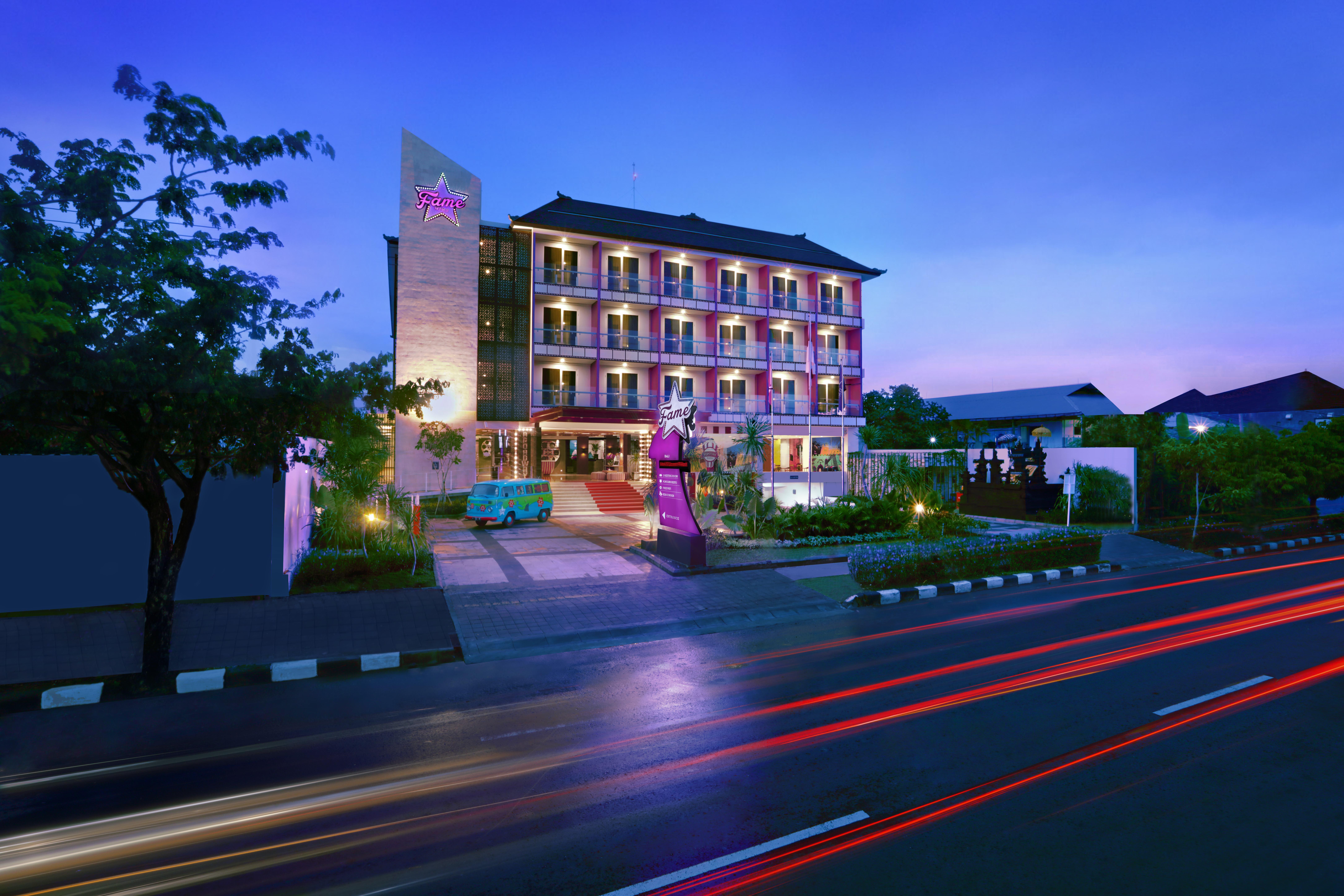 Fame Hotel Sunset Road Kuta  Ngoại thất bức ảnh