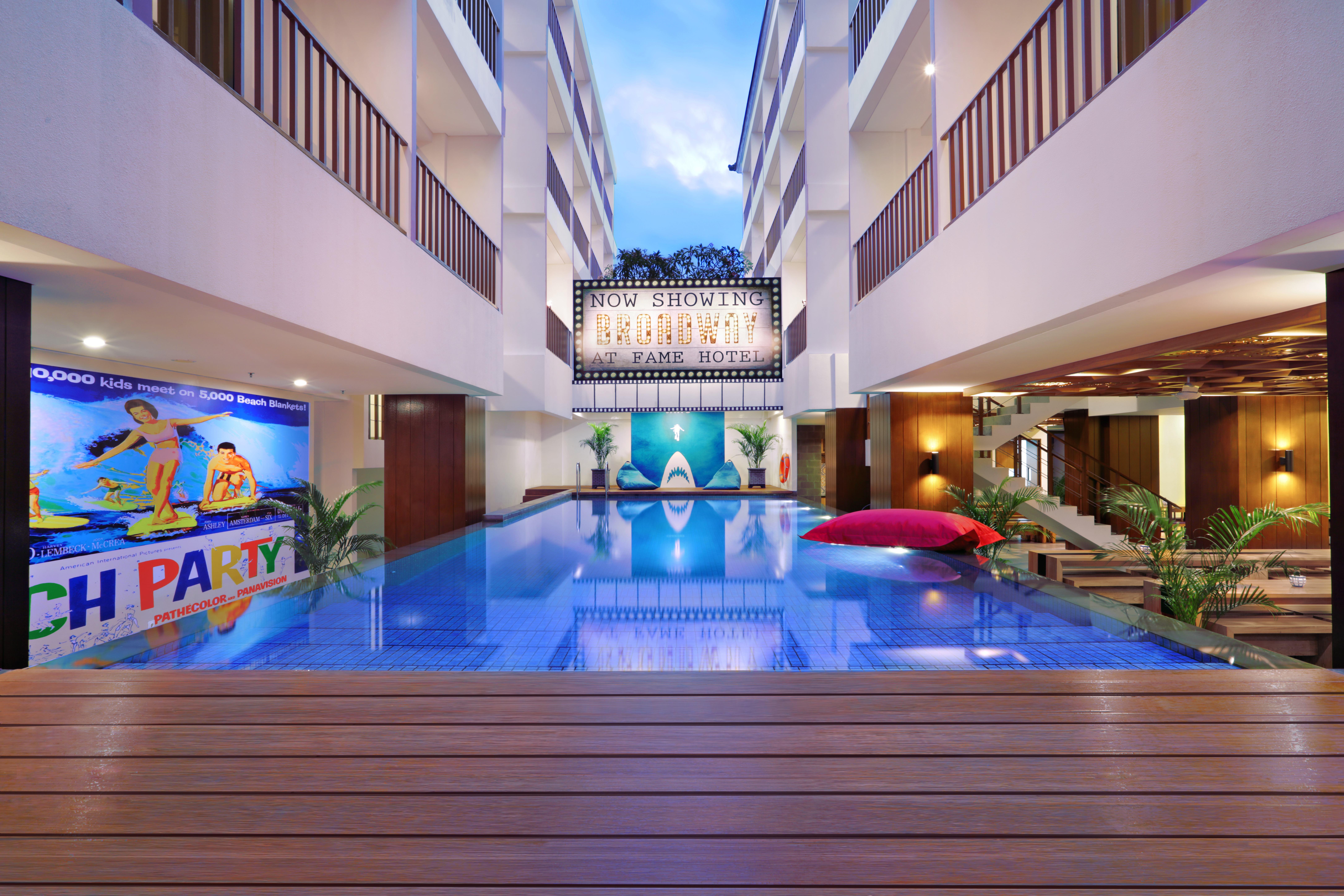 Fame Hotel Sunset Road Kuta  Ngoại thất bức ảnh