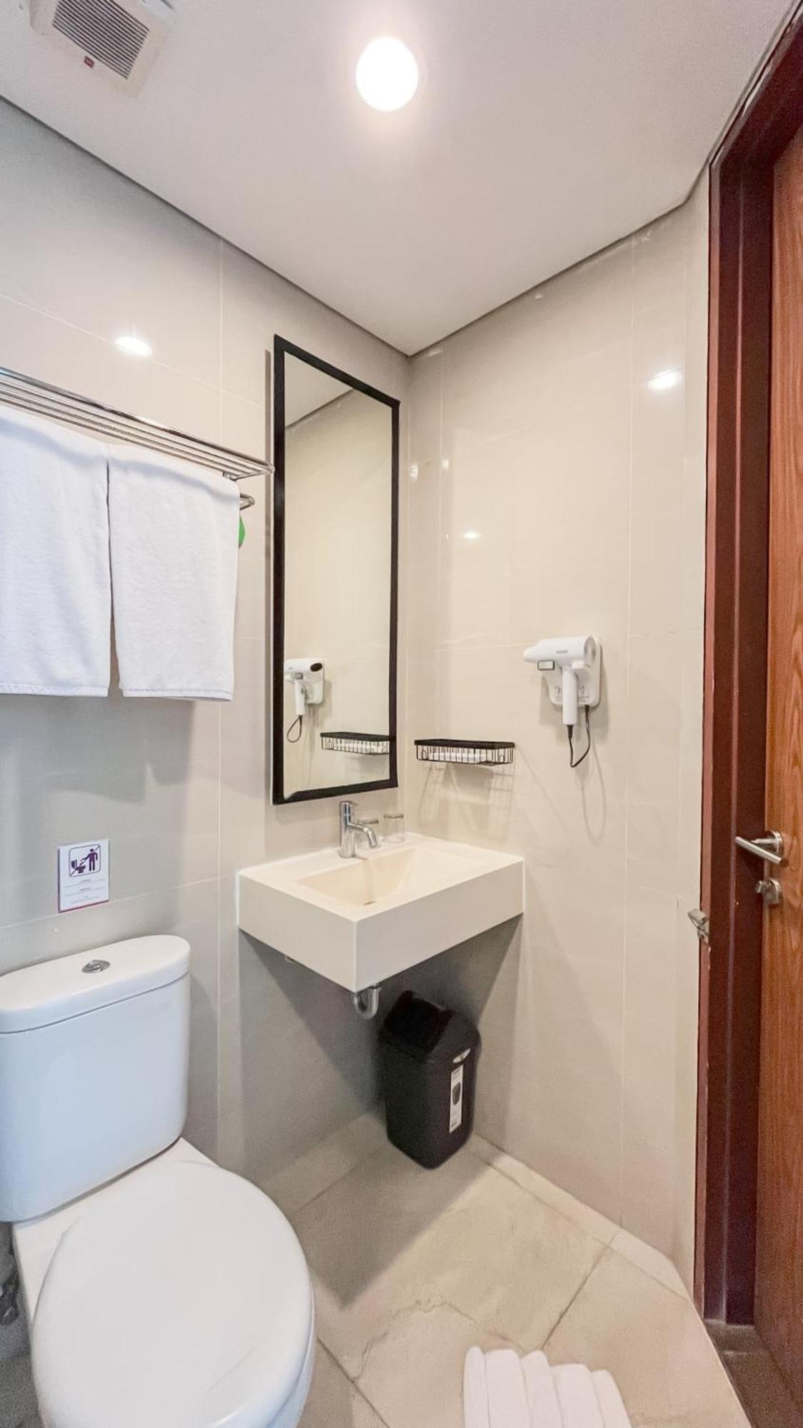 Fame Hotel Sunset Road Kuta  Ngoại thất bức ảnh