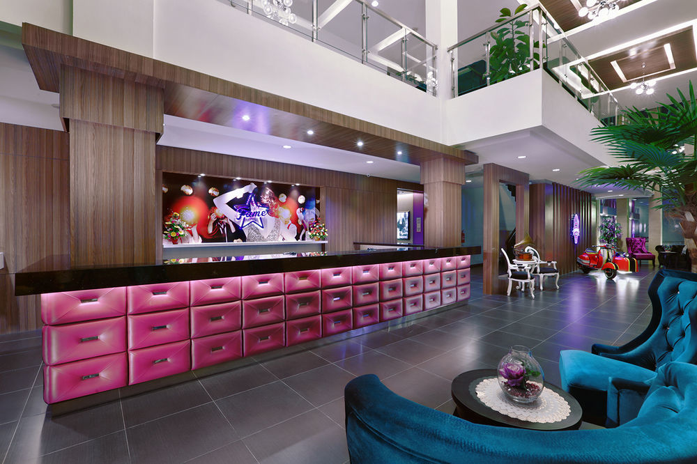 Fame Hotel Sunset Road Kuta  Ngoại thất bức ảnh