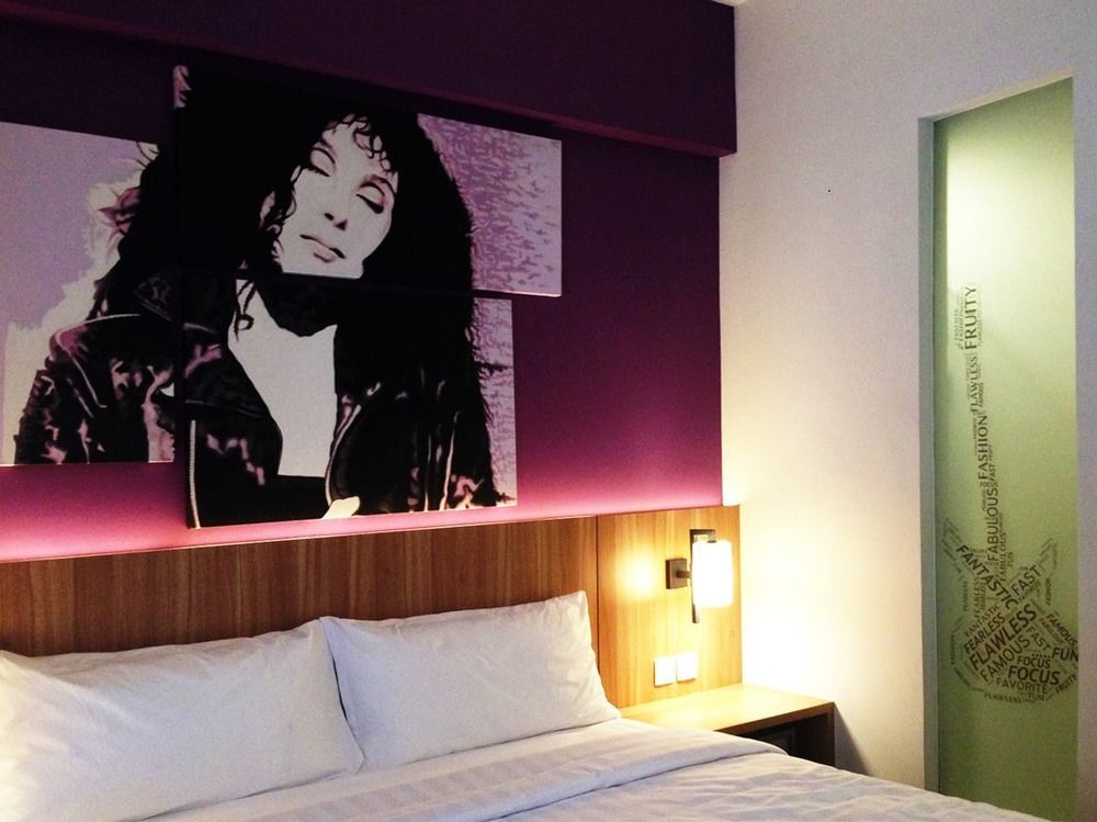 Fame Hotel Sunset Road Kuta  Ngoại thất bức ảnh