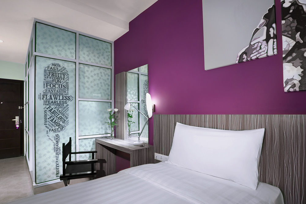 Fame Hotel Sunset Road Kuta  Ngoại thất bức ảnh