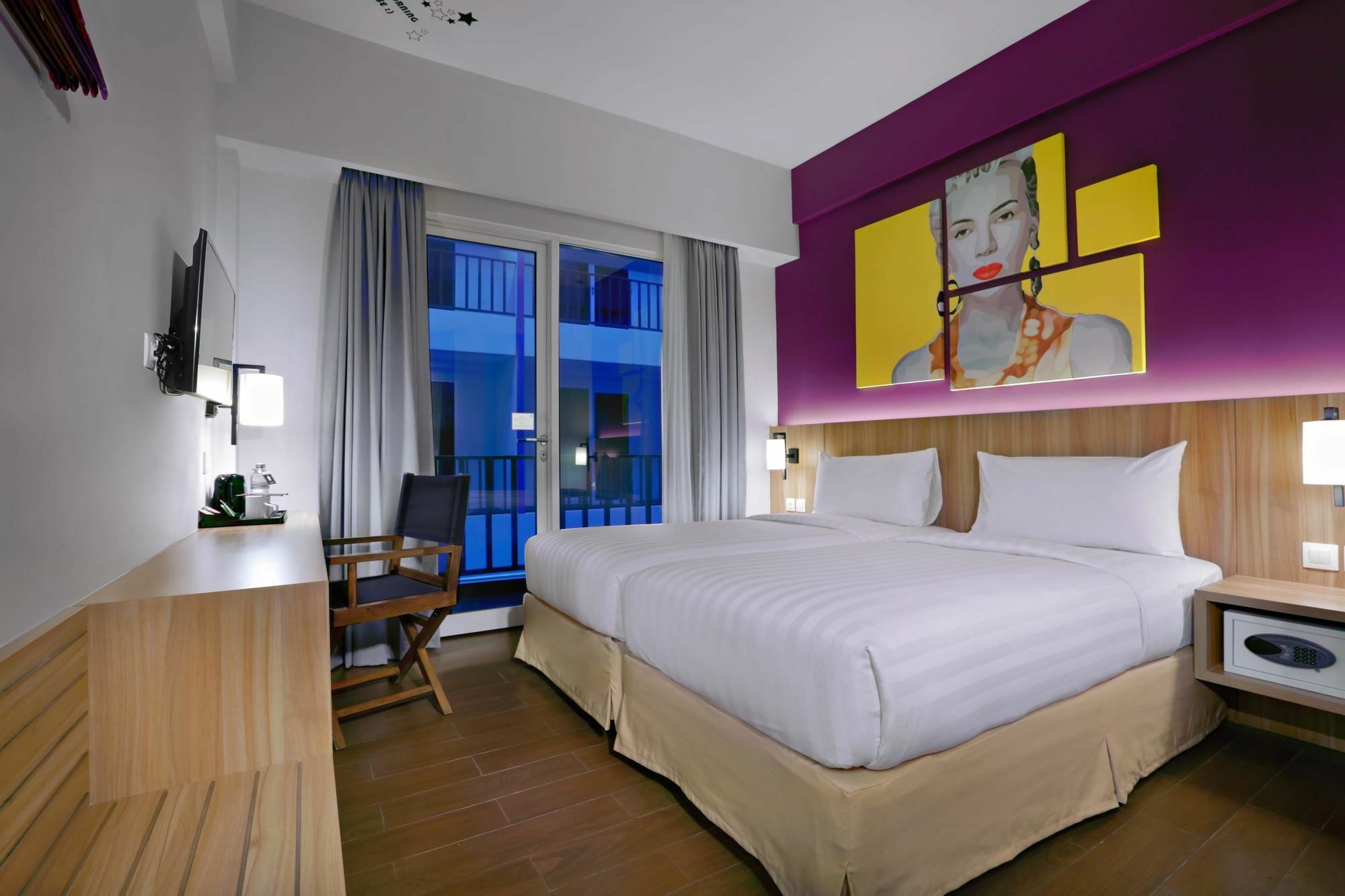 Fame Hotel Sunset Road Kuta  Ngoại thất bức ảnh