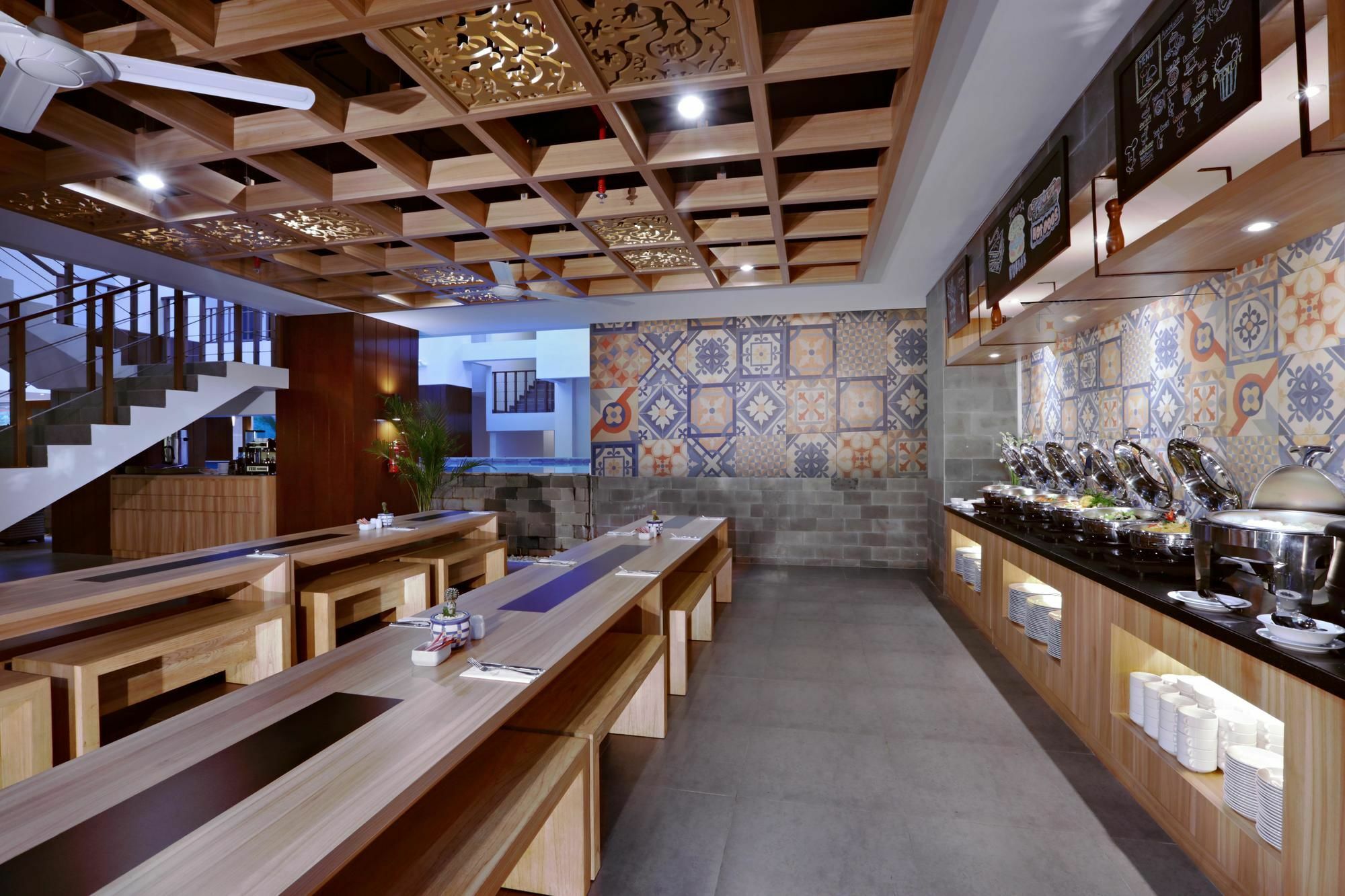 Fame Hotel Sunset Road Kuta  Ngoại thất bức ảnh